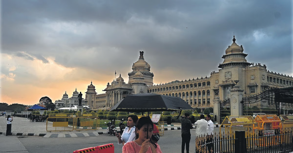 Best cities to visit in 2026 featuring Jaipur, Mumbai, Delhi, Goa, Paris, Tokyo, Dubai and Singapore with travel attractions, local food and cultural experiences.