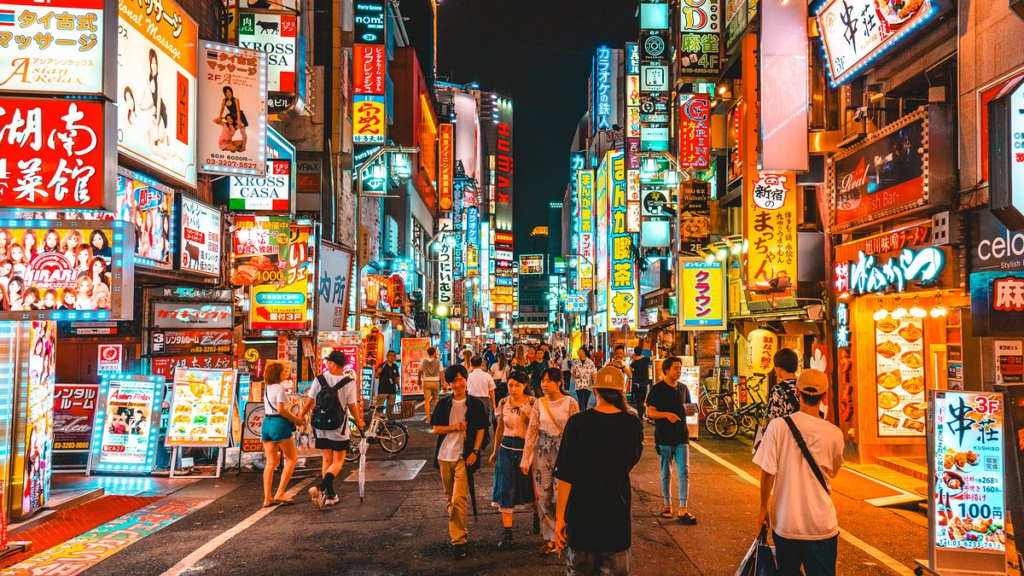 Best cities to visit in 2026 featuring Jaipur, Mumbai, Delhi, Goa, Paris, Tokyo, Dubai and Singapore with travel attractions, local food and cultural experiences.