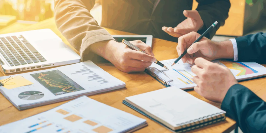 Personal Finance Guide 2026 showing simple budgeting, saving, spending, and money management tips for better financial planning.
