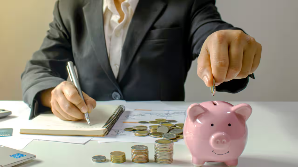 Personal Finance Guide 2026 showing simple budgeting, saving, spending, and money management tips for better financial planning.